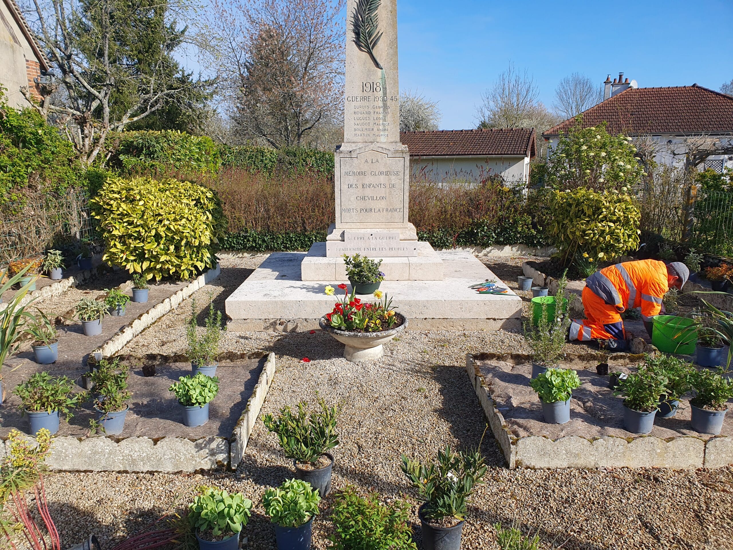 Monument chevillon 2